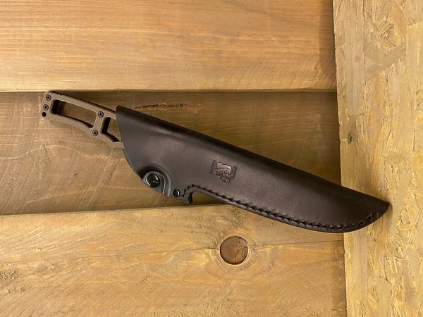 No. 001 Expedition knife No. 51 from German manufacturer Eickhorn.
